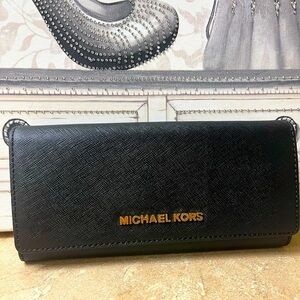 Michael Kors Jet Set Travel Carryall Saffiano Leather Wallet, Black